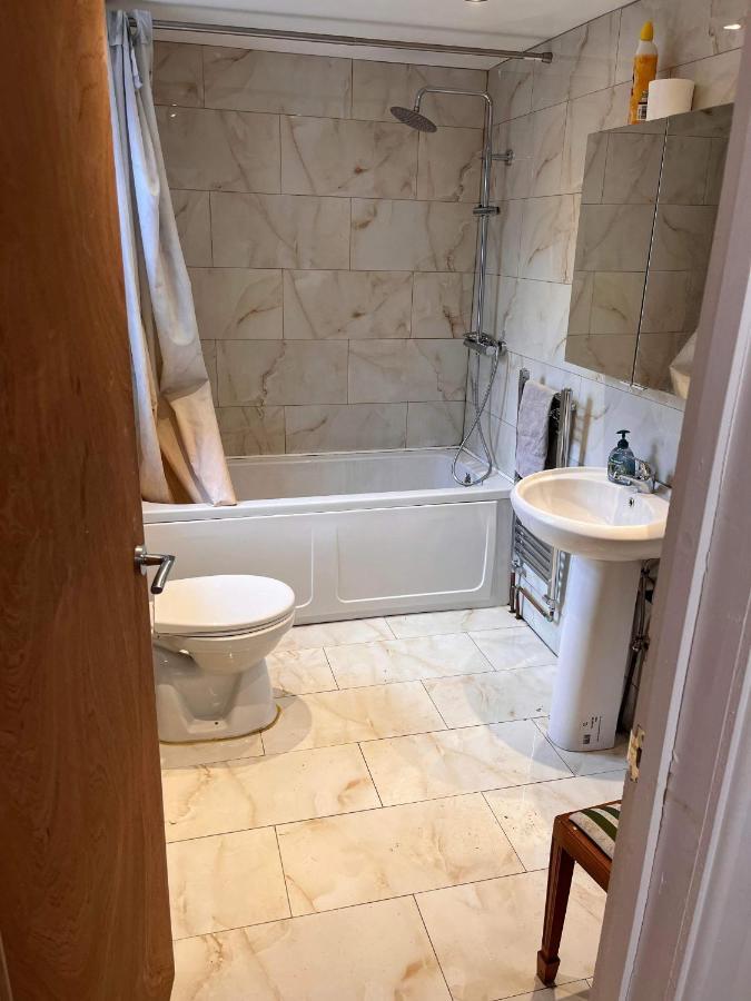 Appartement Luton Town House Near Airport Extérieur photo